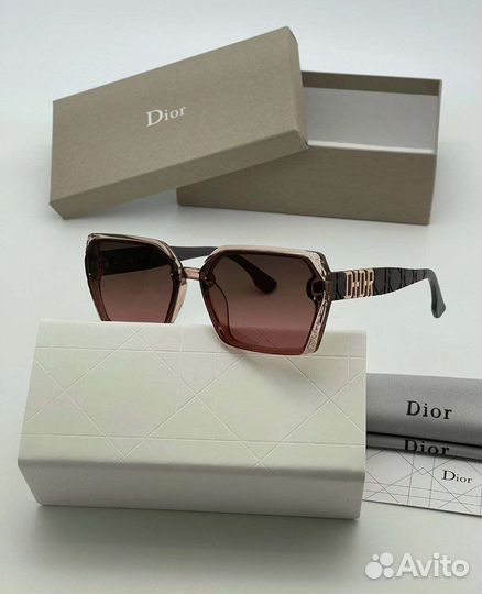 Солнцезащитные очки женские