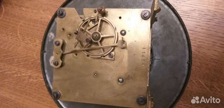 Антикварные настенные часы с боем