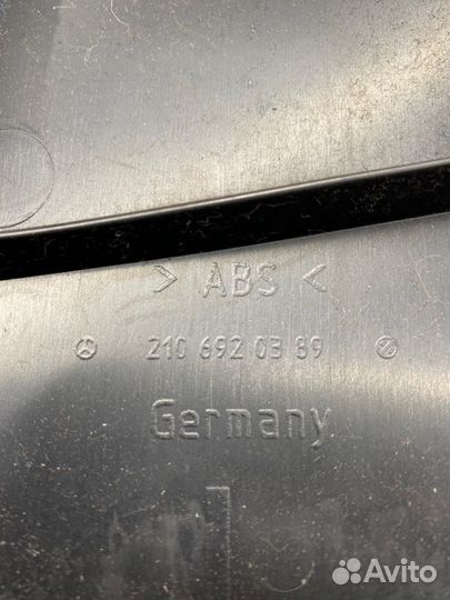 Обшивка стойки левая Mercedes-Benz E-Class W210