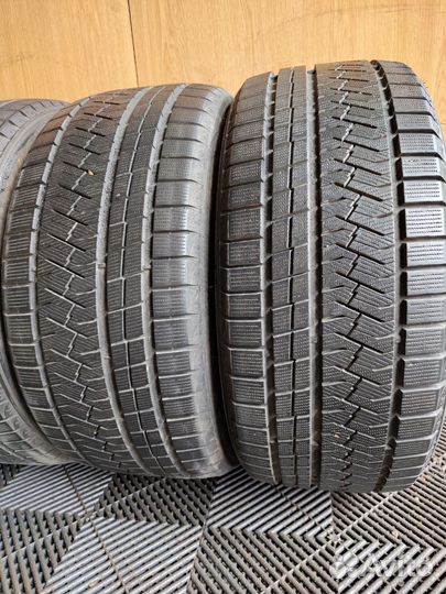 Triangle Snowlink TWT02 245/40 R20 и 275/35 R20