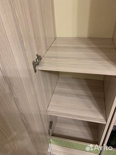 Компьютерный стол и набор стеллаж+шкафы (пенал)