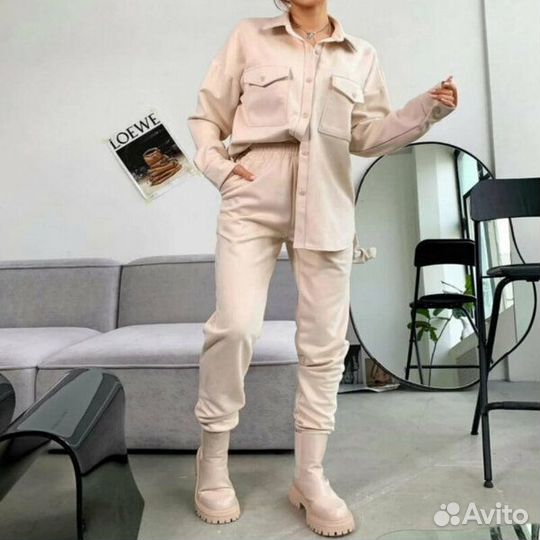 Костюм женский новый