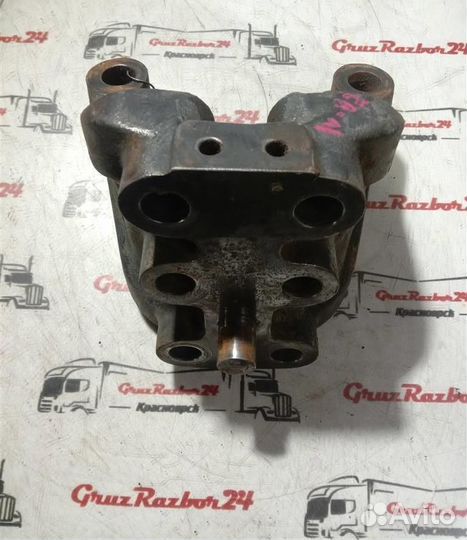 Кронштейн крепления реактивной тяги Iveco Trakker