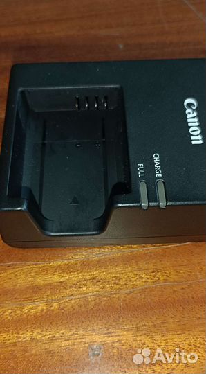 Зарядное устройство Canon LC-E10E