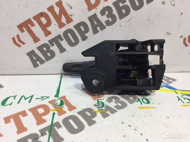 Тойота iQ Ручка внутренняя передней двери Лев