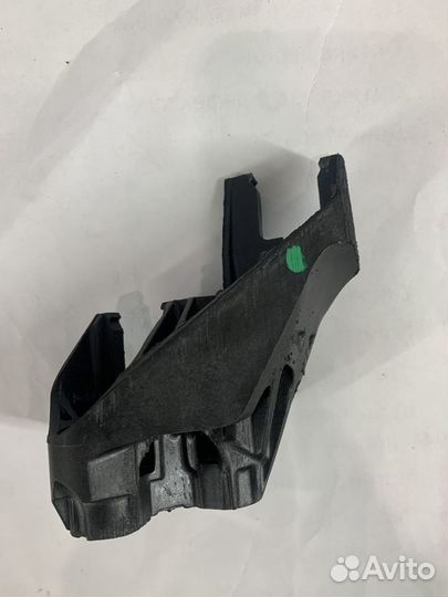 Кронштейн крепление троса кпп Renault sandero 2