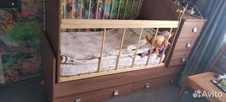 Детская кроватка