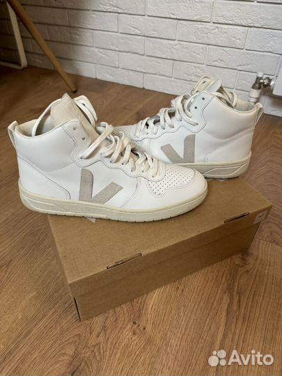 Кроссовки Veja V-15