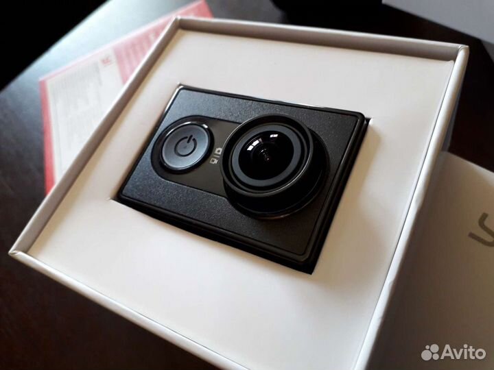 Экшн камера Xiaomi Yi с аксессуарами