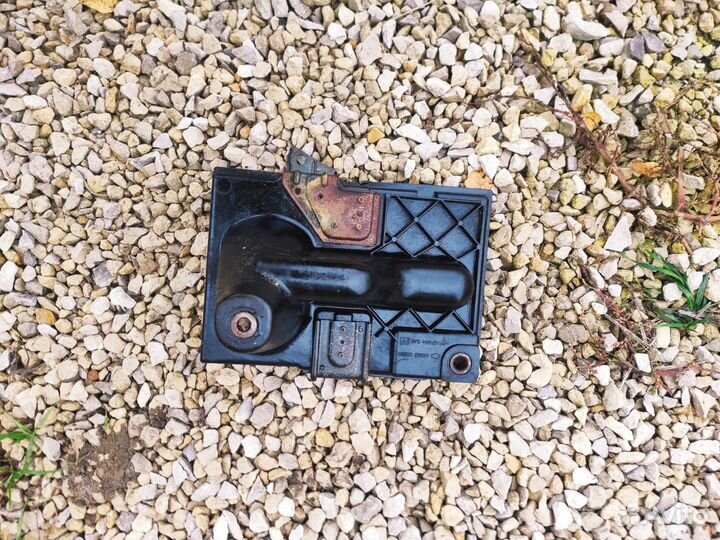 Площадка акб Infiniti Fx35 S50 3.5 2004