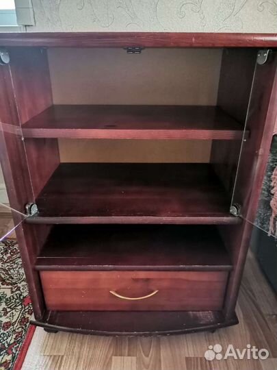 Тумба из красного дерева