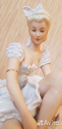 Фарфоровые статуэтки 