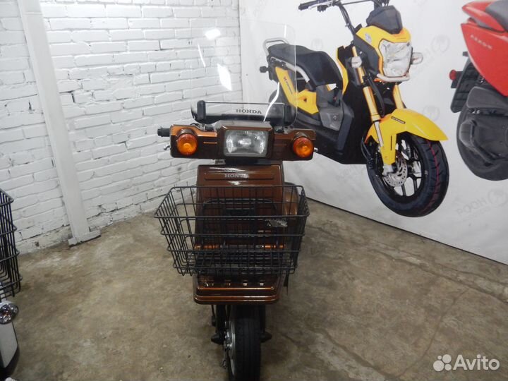 Скутер Honda Gyro X PGM Fi с New контейнера