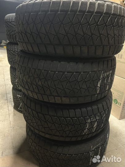 Bridgestone Blizzak DM-V3 275/45 R20