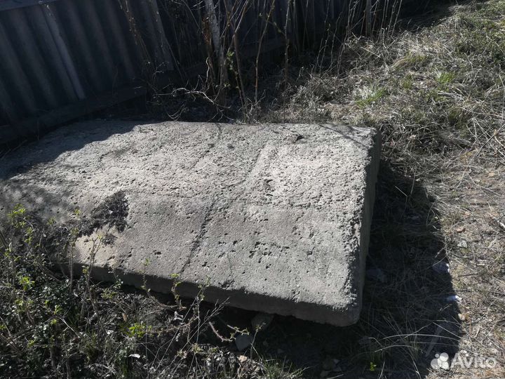 Блок бетонный отдам
