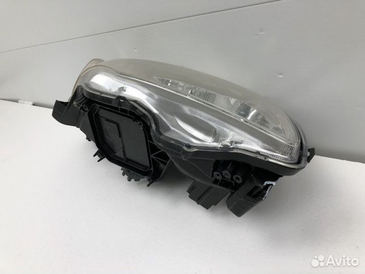 Фара правая Toyota Corolla 10 (E140\ E150)