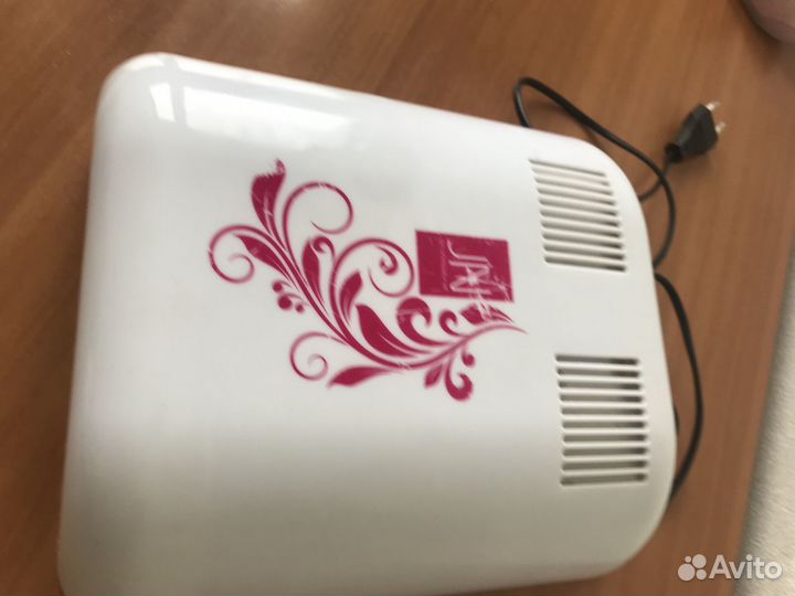 Лампа для ногтей новая