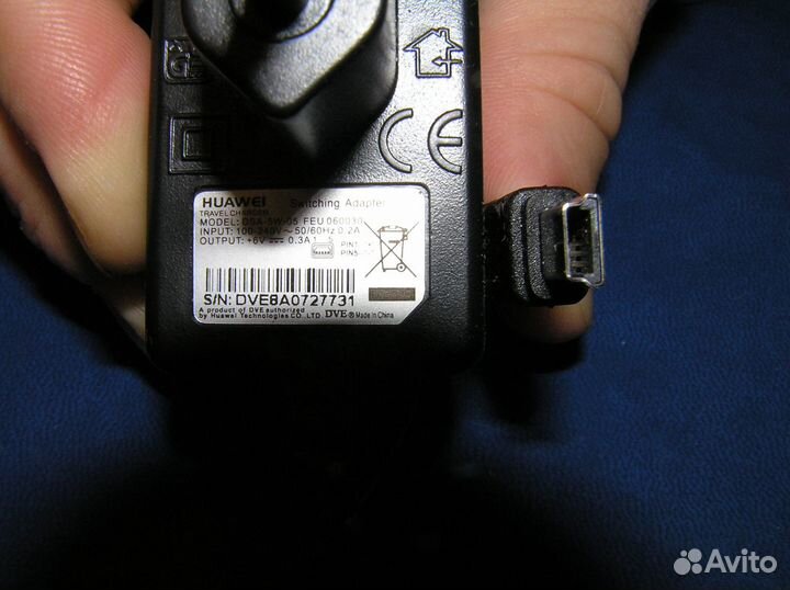 Блок питания (адаптер постоянного тока)