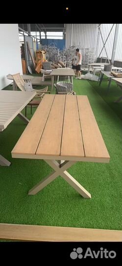 Стол со стульями