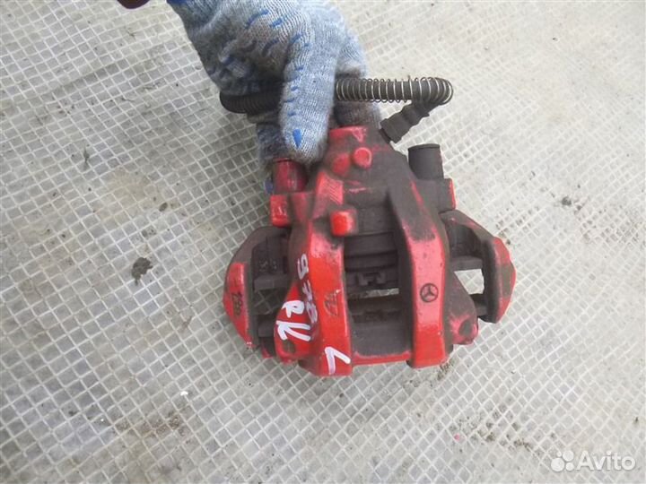 Суппорт тормозной задний левый Mercedes S500