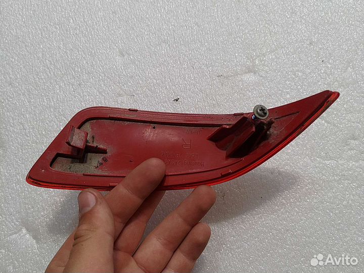 Отражатель задний правый Toyota Camry V55