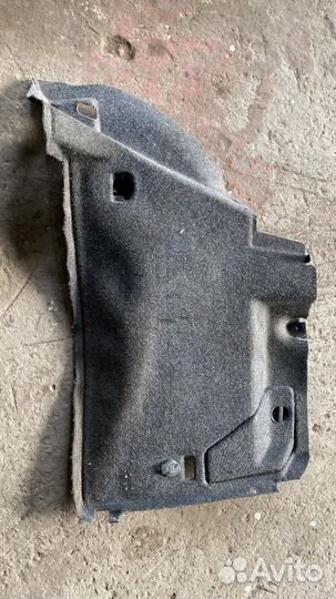 Обшивка багажника Volkswagen golf 4 правая