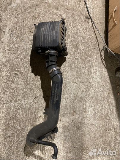 Корпус воздушного фильтра toyota corolla ll nl50