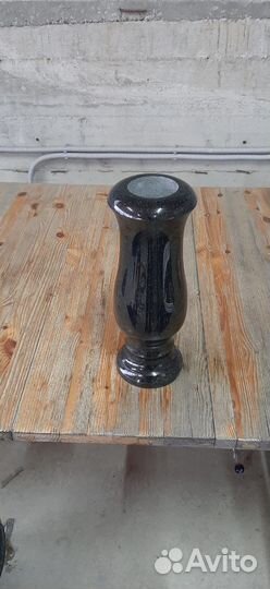 Вазы с гранита