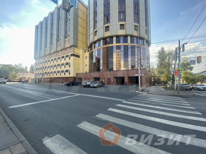 Офис в центре города с парковкой и мокрой точкой