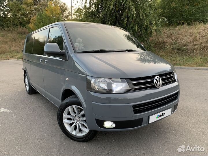 Подержанный фольксваген. Volkswagen Caravelle t5 Рестайлинг. Фольксваген Каравелла серебристый. Фольксваген Транспортер 2010г. T5 Рестайлинг