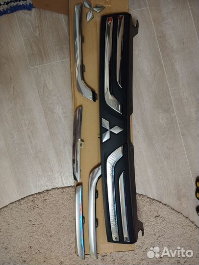 Решётка радиатора Mitsubishi Outlander 7450A743