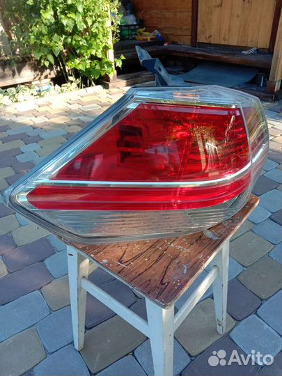 Левый задний(внешний) фонарь на nissan x-trail т32