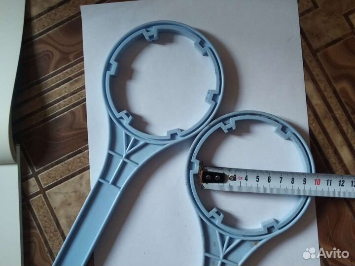 Ключ для смены катриджей воды