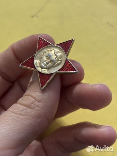 Значок октябренка