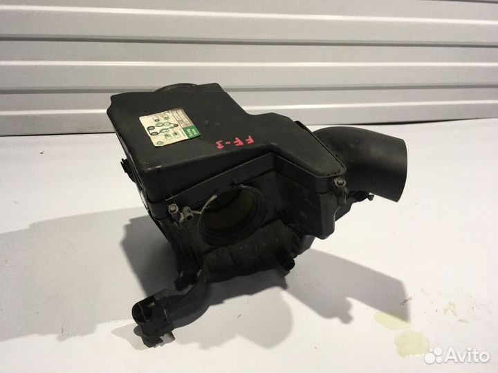 Воздушный фильтр корпус (Ford Focus)