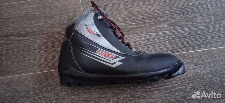 Лыжные ботинки