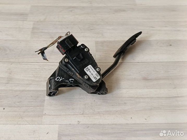 Педаль газа Opel Vectra C Z18XER 2007