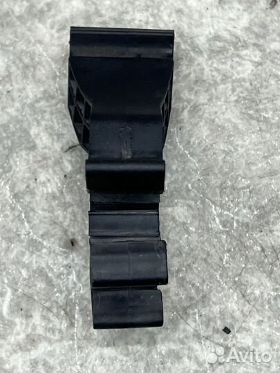 Кронштейн кожуха BMW E70 E71 F15 F16