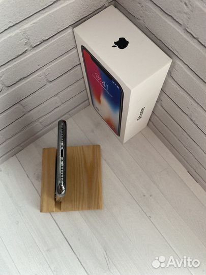iPhone X, 64 ГБ