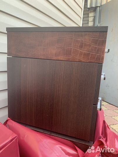 Тумба прикроватная