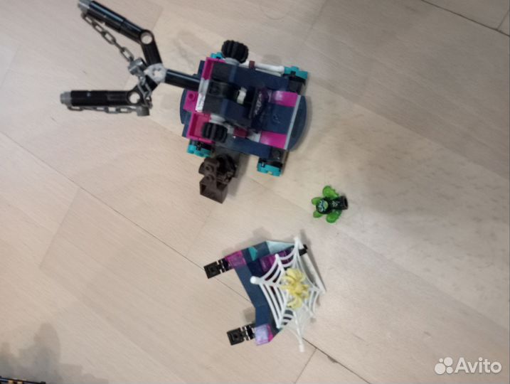 Lego elves Azari and the fire line capturr