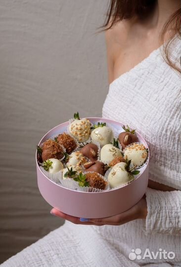 Боксы из клубники в шоколаде