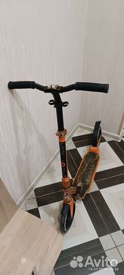 Самокат взрослый с большими колесами