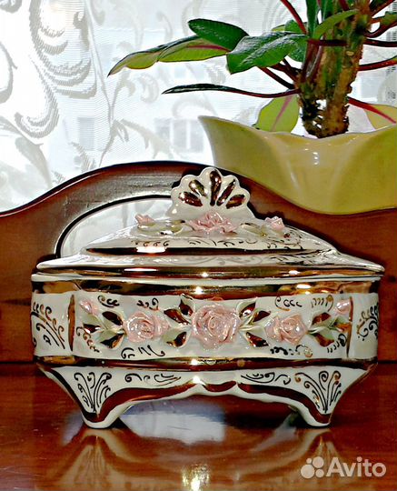 Фарфоровая шкатулка феникс