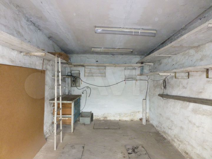 Гараж, > 30 м²