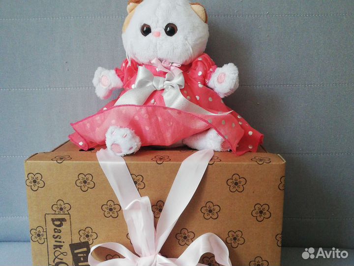 Кошечка Ли-ли с котенком