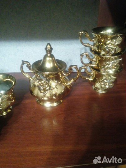 Чайный сервиз.Золотистый новый