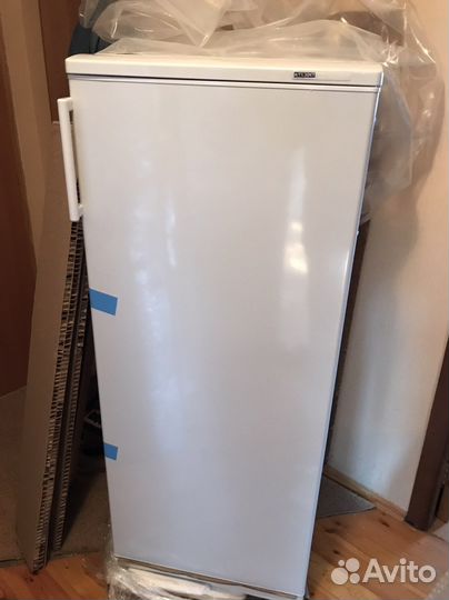 Холодильники новые.цены разные