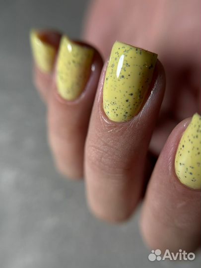 Модель на маникюр