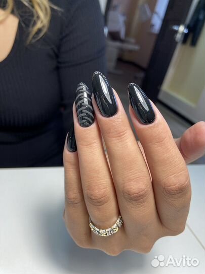 Маникюр и педикюр